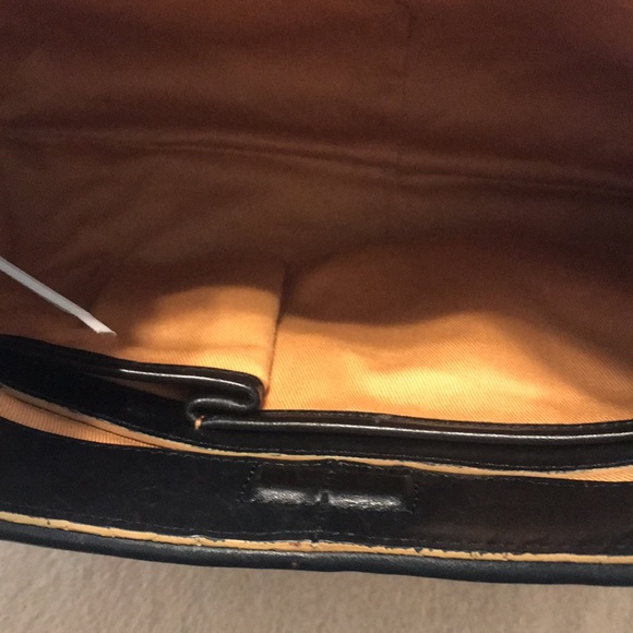 Ann Taylor leather bag. - Picture 5 of 6